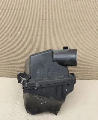 Toyota RAV 4 (XA40) Air filter box 014141003 222040V020