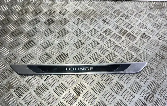 Volkswagen Golf VII Front sill trim cover