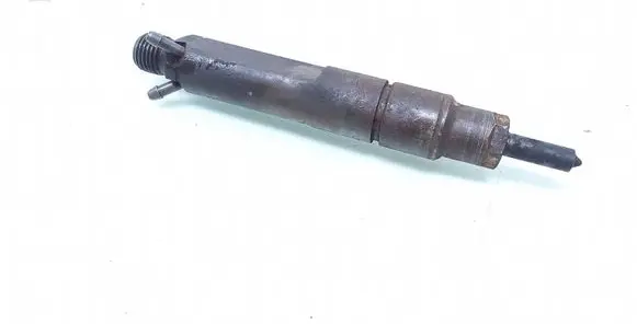 Volkswagen PASSAT B4 Fuel injector 028130201G