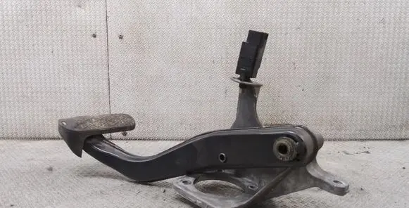 Mercedes-Benz E W211 Brake pedal A2112900119