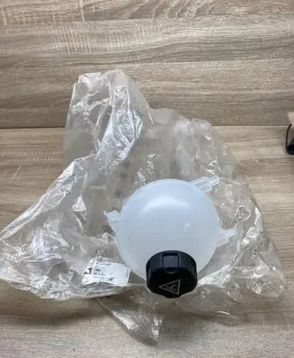 Peugeot 5008 Coolant expansion tank/reservoir 95525885 965431078
