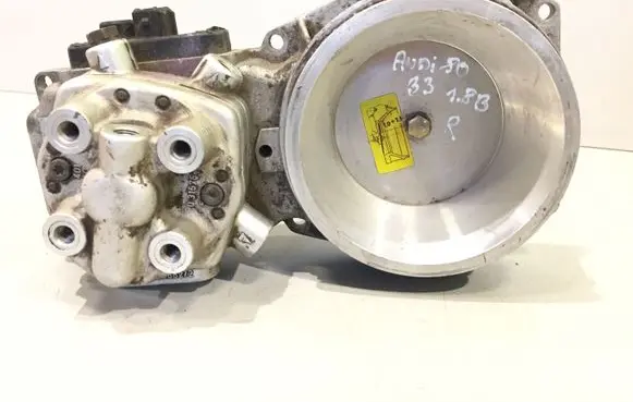 Audi 80 90 B3 Fuel distributor 026133353 0438121011 0438101005