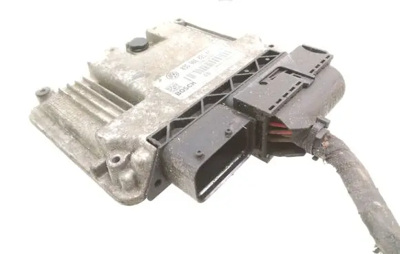 Volkswagen Touran I Engine control unit/module 03G906021KK 0281013228