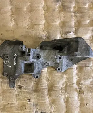 Skoda Octavia Mk2 (1Z) Generator/alternator belt tensioner 03L903143K