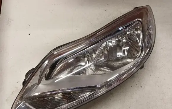 Ford Focus Headlight/headlamp BM5113W030NA