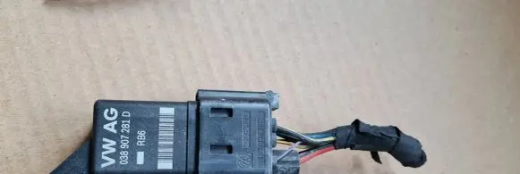 Glow plug pre-heat relay
