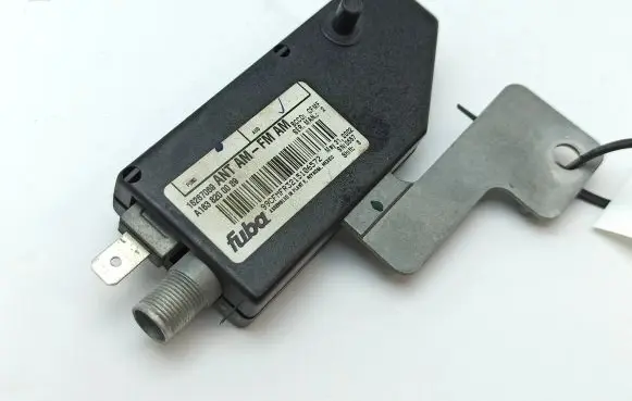 Mercedes-Benz ML W163 Aerial antenna amplifier A1638200089 16267069