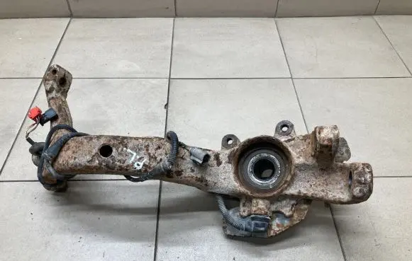 Volkswagen PASSAT B5 Front wheel hub spindle knuckle