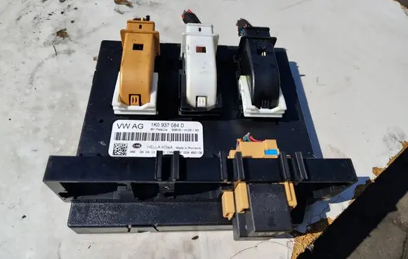 Volkswagen Golf VI Comfort/convenience module 1K0937084D