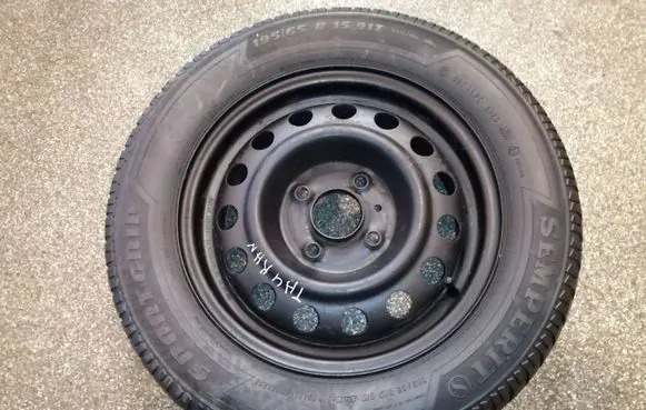 Hyundai Elantra R15 spare wheel 529102D050