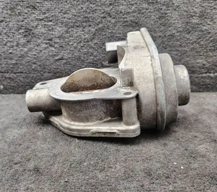 Audi A8 S8 D3 4E Throttle valve 057128063