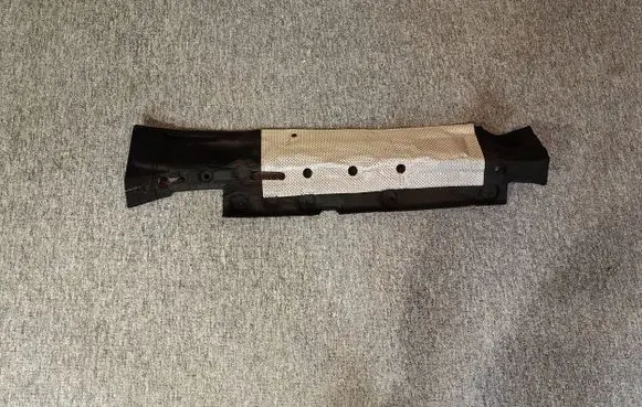 Volkswagen PASSAT B8 Heat shield in engine bay 3G0863993F