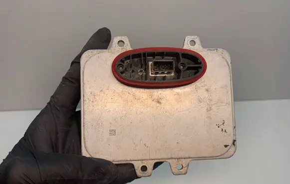 Volkswagen Touareg I Headlight ballast module Xenon 5M0907391 5DV00900000 307713009483AF