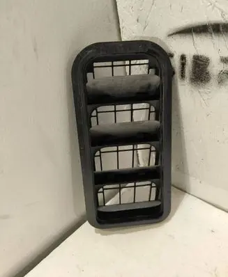 Audi Q3 8U Quarter panel pressure vent 7N0819465E