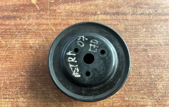 Opel Astra H Water pump pulley 