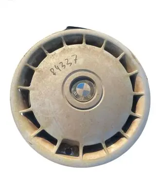 BMW 5 E34 R15 wheel hub/cap/trim 1129843