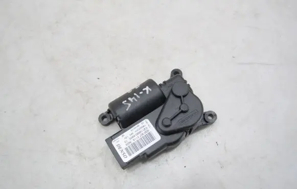 Volkswagen PASSAT B8 Air flap motor/actuator 5Q0907511A CZ1168806900 186001010