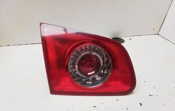Tailgate rear/tail lights