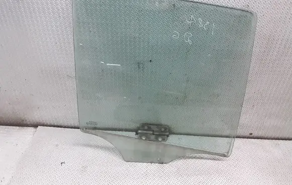Mazda 2 Rear door window glass