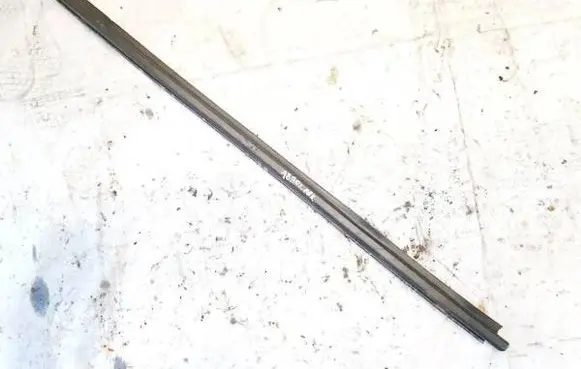Toyota Aygo AB10 Front door glass trim molding 