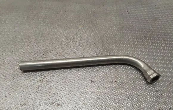 Volkswagen PASSAT B6 Wheel nut wrench 
