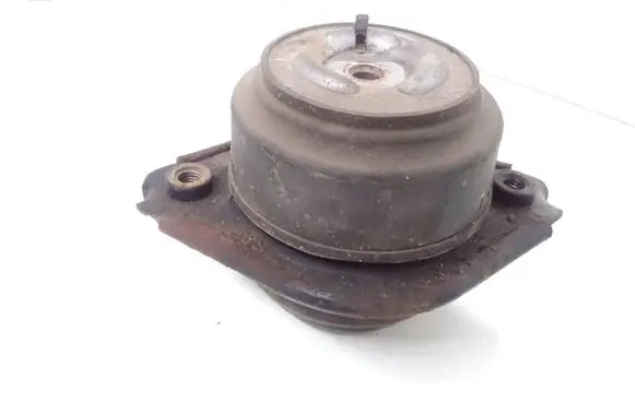 Engine mount bracket