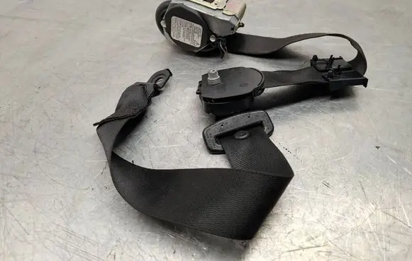 Mercedes-Benz E W211 Front seatbelt 605369200 2118605185