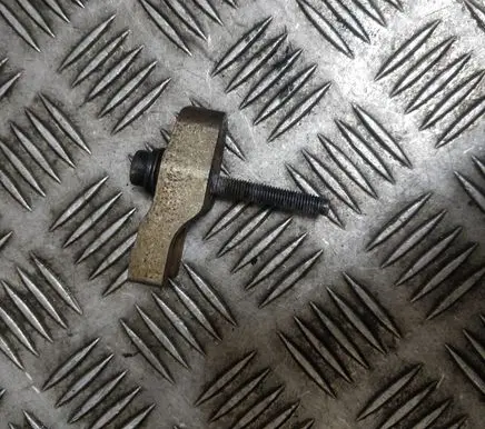 Volvo XC90 Fuel Injector clamp holder