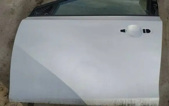 Volvo V40 Front door baltos