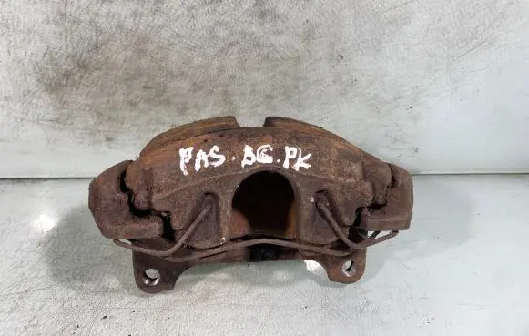 Volkswagen PASSAT B6 Front brake caliper