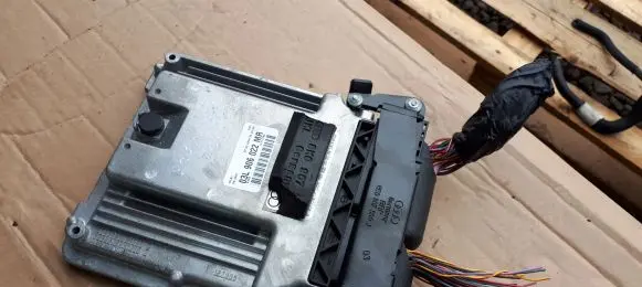 Audi A4 S4 B8 8K Engine control unit/module 03L906022MR 0281015580