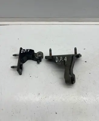 Mercedes-Benz C W205 Front door lower hinge 