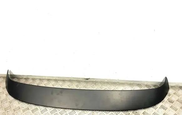 Tailgate/trunk spoiler