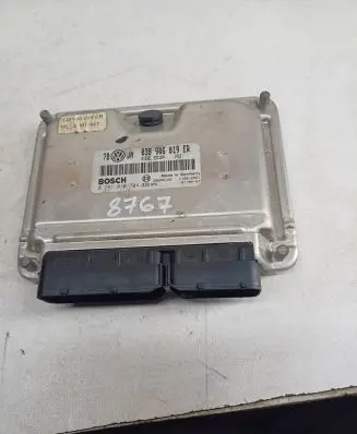 Volkswagen PASSAT B5.5 Engine control unit/module 038906019ER 28SA5122 0281010704