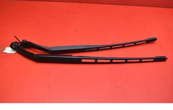 Front wiper blade arm