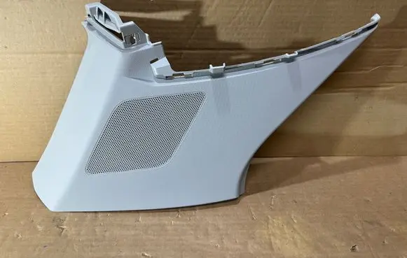 Audi Q3 F3 (D)pillar trim (top) 83A867245