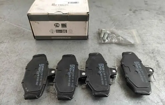 Volvo 940 Brake pads (rear) 271829 31261186 270923