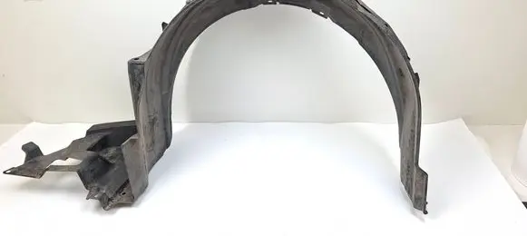 Front wheel arch liner splash guards