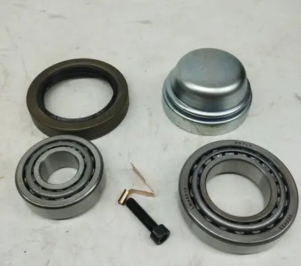 Mercedes-Benz W123 Front wheel bearing hub 1163300051 A1163300051