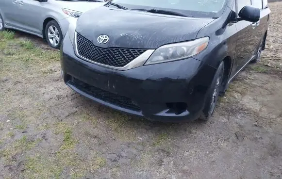 Toyota Sienna XL30 III Front piece kit 