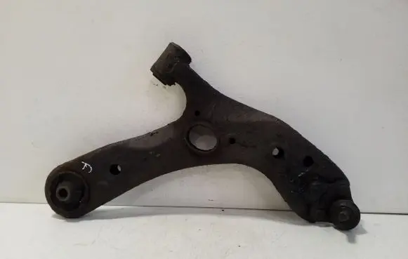 Toyota Prius (XW30) Front lower control arm/wishbone