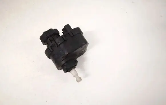 Opel Astra F Headlight level adjustment motor 0307852318 vad12v562
