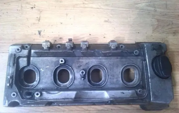 Mercedes-Benz E W210 Rocker cam cover a6040160205