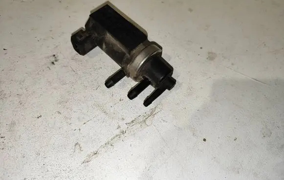 Audi A6 S6 C5 4B Turbo solenoid valve 059906627 72190322 011008
