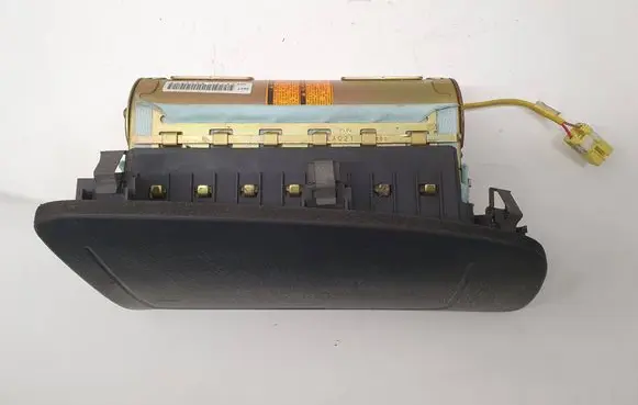 Mazda 626 Passenger airbag