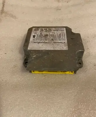Volkswagen Touran I Airbag control unit/module 1T0909605 05H21S12 40030502H