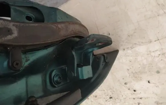 Ford Escort Rear door lower hinge
