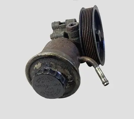 Toyota Avensis T250 Power steering pump