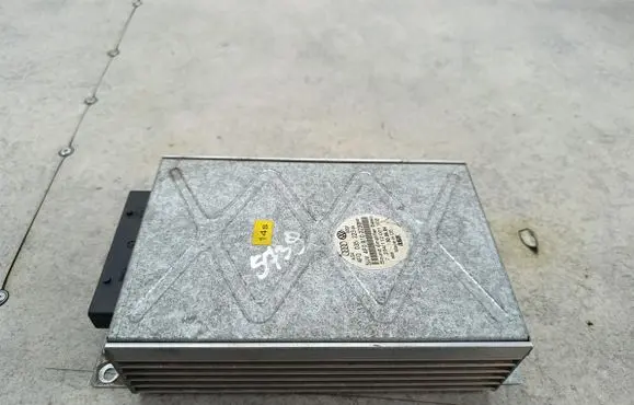 Audi A6 S6 C6 4F Sound amplifier 