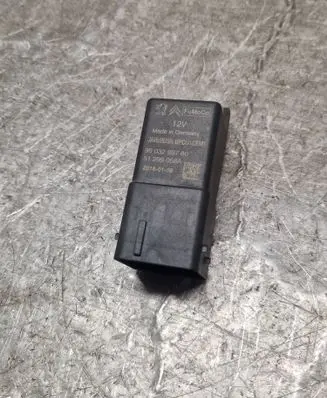 Peugeot 3008 II Glow plug pre-heat relay 9803299780 20180109 51299058A